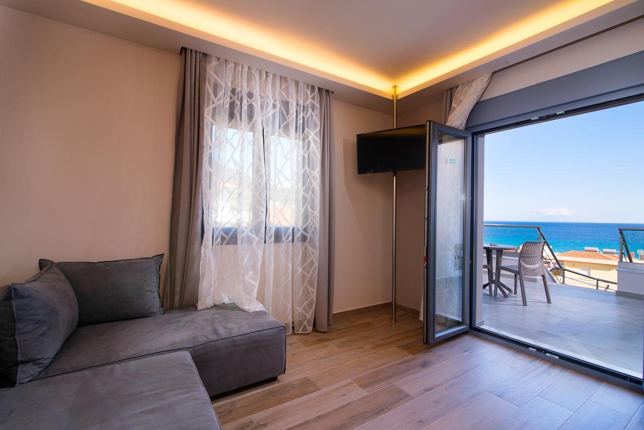 Semiramis Luxury Suites Chrysi Ammoudia Buitenkant foto